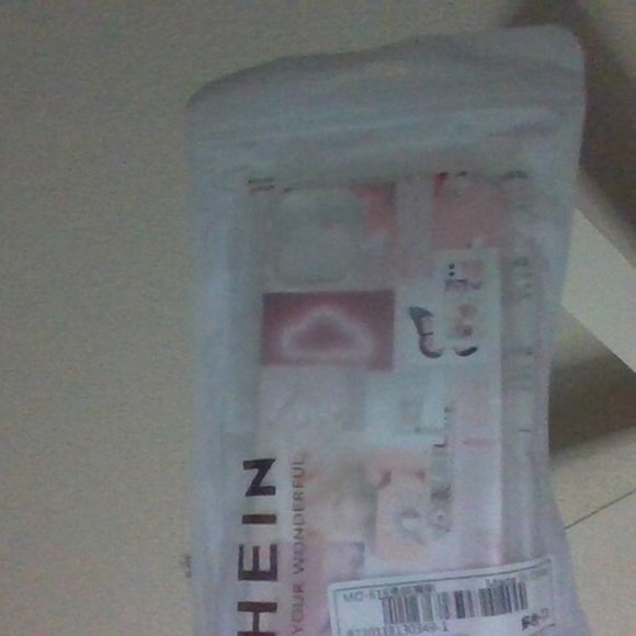 Phone cases - Picture 2 of 10